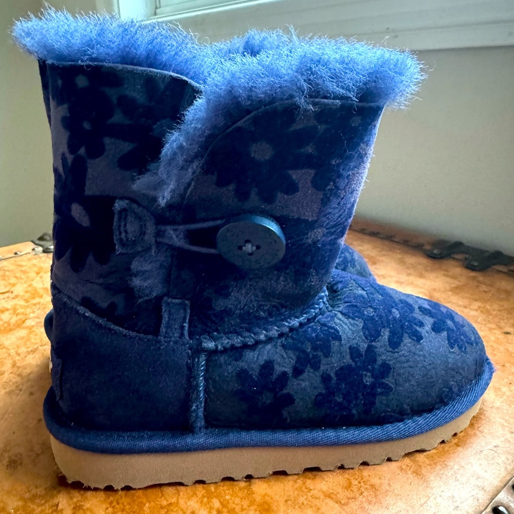 $15 bundled UGG Girls' Bailey Button Flowers Boots